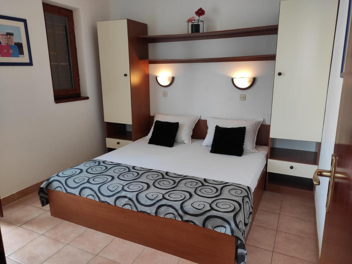 Apartments With A Parking Space Novalja, Pag - 6552 المظهر الخارجي الصورة